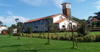 Eglise Ste Bernadette1 Eglise Ste Bernadette1